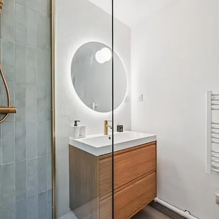 Close To Center I Eiffel Tower View Apartment *