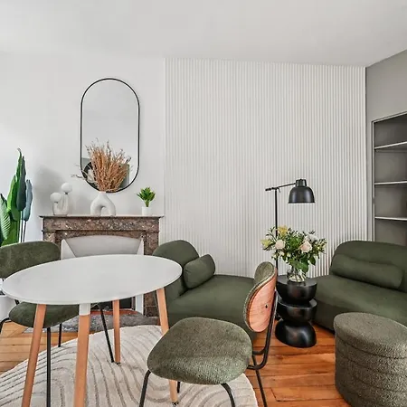Apartment Close To Center I Eiffel Tower View